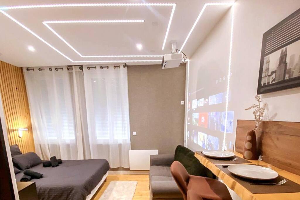 Le Pluvier D'Argent*Home Cinema Abbeville Zewnętrze zdjęcie